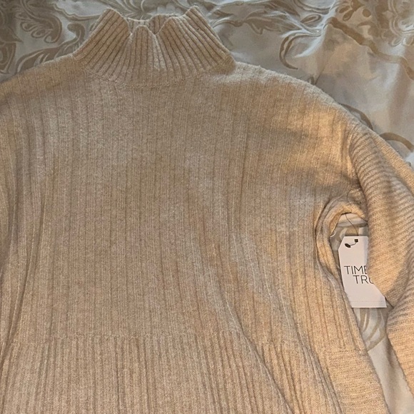 Time and Tru Mock Neck Sweater NWT - Picture 3 of 5